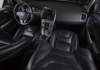 Подержанный автомобиль Volvo XC60 2017 года (22 фото)
