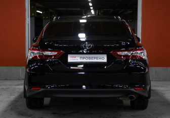 Подержанный автомобиль Toyota Camry Sedan 2022 года (6 фото)