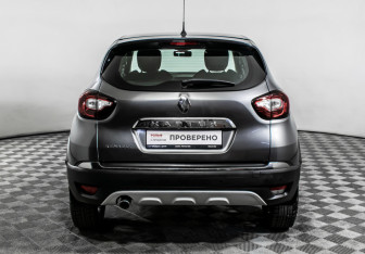 Подержанный автомобиль Renault Kaptur 2017 года (6 фото)