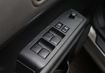 Подержанный автомобиль Nissan X-Trail 2008 года (13 фото)