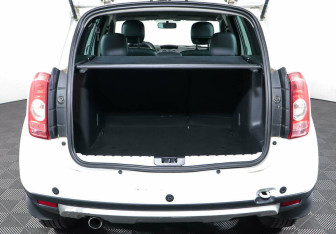 Подержанный автомобиль Renault Duster 2013 года (15 фото)