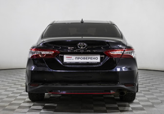 Подержанный автомобиль Toyota Camry Sedan 2021 года (6 фото)