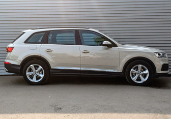 Подержанный автомобиль Audi Q7 2021 года (4 фото)