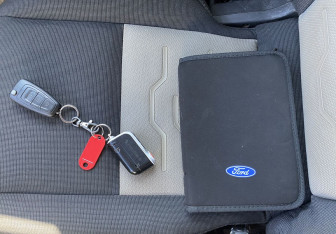 Подержанный автомобиль Ford Tourneo Custom 2014 года (17 фото)