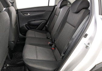 Подержанный автомобиль Kia Rio Hatchback 2021 года (17 фото)