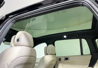 Подержанный автомобиль LiXiang L6 2024 года (14 фото)