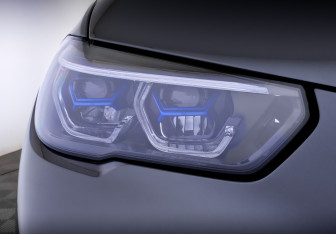 Подержанный автомобиль BMW X5 2022 года (17 фото)