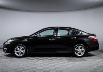 Подержанный автомобиль Nissan Teana 2014 года (8 фото)