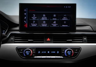 Подержанный автомобиль Audi A4 Sedan 2021 года (22 фото)