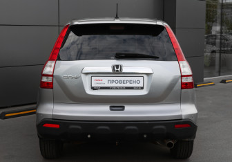 Подержанный автомобиль Honda CR-V 2008 года (6 фото)