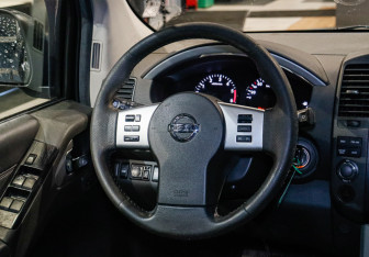 Подержанный автомобиль Nissan Pathfinder 2010 года (11 фото)