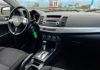 Подержанный автомобиль Mitsubishi Lancer Sedan 2007 года (9 фото)