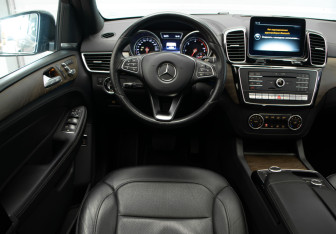 Подержанный автомобиль Mercedes-Benz GLE 2016 года (9 фото)
