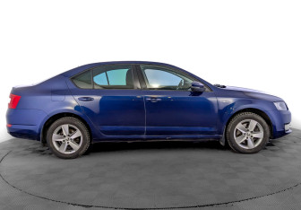 Подержанный автомобиль Skoda Octavia Liftback 2015 года (4 фото)