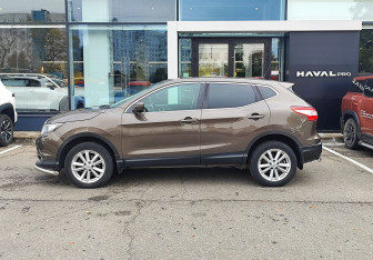 Подержанный автомобиль Nissan Qashqai 2014 года (8 фото)