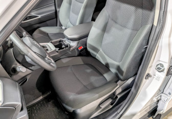 Подержанный автомобиль Toyota RAV4 2024 года (20 фото)