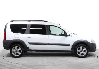 Подержанный автомобиль LADA (ВАЗ) Largus Wagon 2018 года (4 фото)