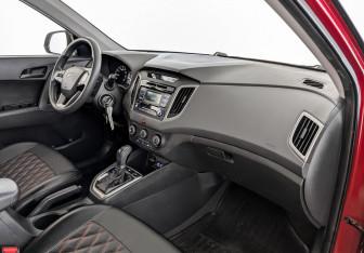 Подержанный автомобиль Hyundai Creta 2019 года (11 фото)