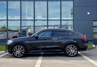 Подержанный автомобиль BMW X4 2018 года (8 фото)