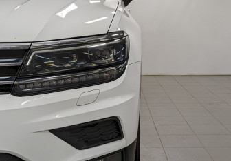 Подержанный автомобиль Volkswagen Tiguan 2017 года (17 фото)