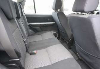 Подержанный автомобиль Suzuki Grand Vitara 2006 года (10 фото)