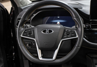 Подержанный автомобиль Москвич 3 2023 года (17 фото)