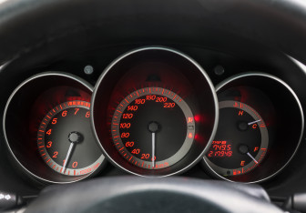 Подержанный автомобиль Mazda 3 Sedan 2008 года (12 фото)
