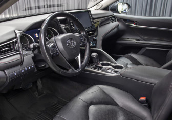 Подержанный автомобиль Toyota Camry Sedan 2021 года (16 фото)