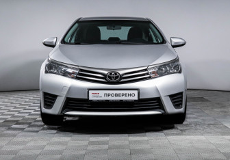 Подержанный автомобиль Toyota Corolla Sedan 2014 года (2 фото)