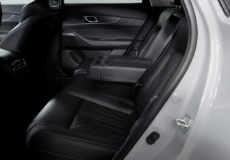 Подержанный автомобиль Changan UNI-K 2024 года (10 фото)