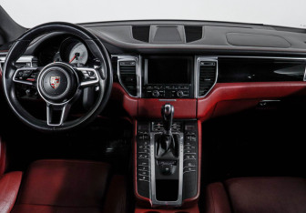 Подержанный автомобиль Porsche Macan 2014 года (12 фото)