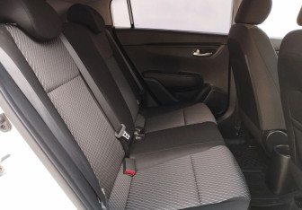 Подержанный автомобиль Kia Rio Hatchback 2018 года (11 фото)