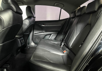 Подержанный автомобиль Toyota Camry Sedan 2018 года (10 фото)
