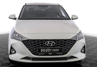 Подержанный автомобиль Hyundai Solaris Sedan 2021 года (2 фото)
