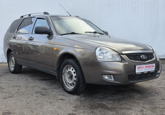 Подержанный автомобиль LADA (ВАЗ) Priora Wagon 2015 года (3 фото)