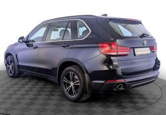 Подержанный автомобиль BMW X5 2018 года (7 фото)