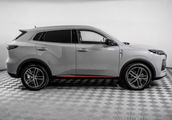 Подержанный автомобиль Changan UNI-S 2024 года (4 фото)