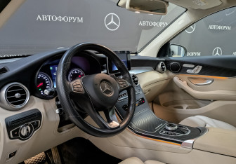 Подержанный автомобиль Mercedes-Benz GLC Coupe 2018 года (15 фото)