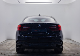 Подержанный автомобиль BMW X6 2018 года (4 фото)