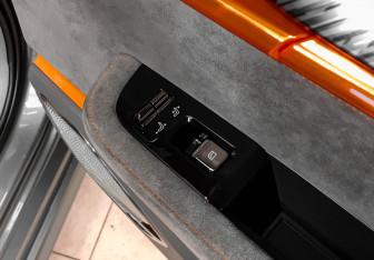 Подержанный автомобиль Zeekr 001 2023 года (31 фото)