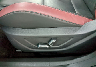 Подержанный автомобиль Geely Coolray 2023 года (15 фото)