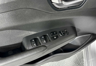 Подержанный автомобиль Hyundai Solaris Sedan 2019 года (13 фото)