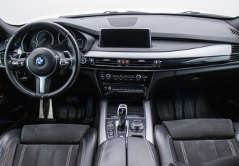 Подержанный автомобиль BMW X5 2018 года (13 фото)