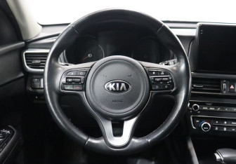 Подержанный автомобиль Kia Optima Sedan 2018 года (14 фото)