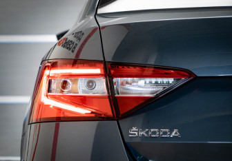 Подержанный автомобиль Skoda Superb Liftback 2018 года (38 фото)