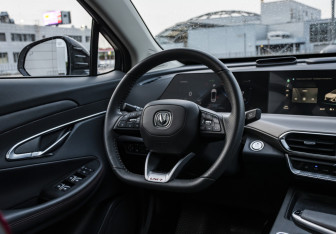 Подержанный автомобиль Changan UNI-T 2023 года (10 фото)