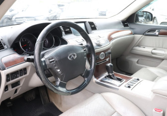 Подержанный автомобиль Infiniti M Sedan 2008 года (13 фото)