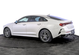 Подержанный автомобиль Kia K5 2020 года (7 фото)