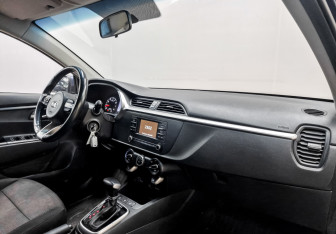 Подержанный автомобиль Kia Rio Hatchback 2021 года (11 фото)