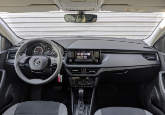 Подержанный автомобиль Skoda Rapid Liftback 2021 года (14 фото)